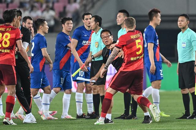 曼城15轮后排第4 上赛季同期也是第4但最终夺冠